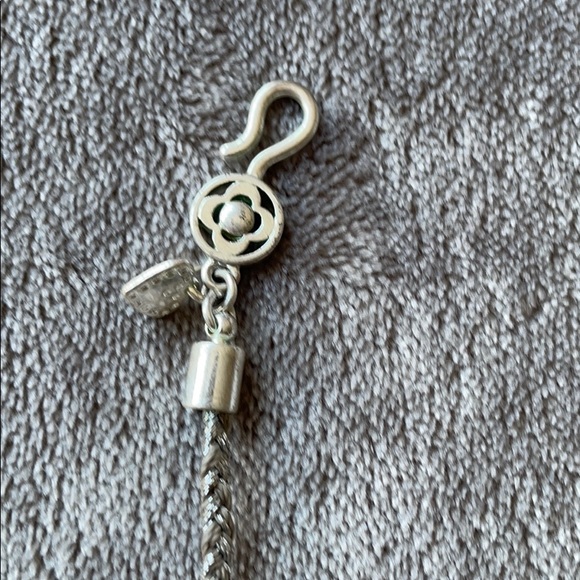 Statement piece necklace - Picture 3 of 12